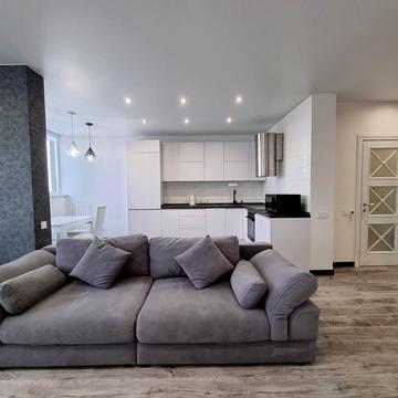 Вацлава Гавела бульв. (Івана Лепсе), 28