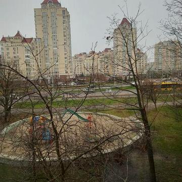 м.Київ, р-н Оболонський, Оболонь, вул.Левка Лукяненка,33/35