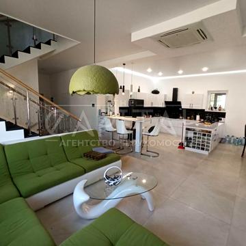 Відродження вул.