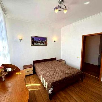 Бессарабська пл 5 Сталінка Центр 3К кв-ра ТЦ Метроград Крещатик