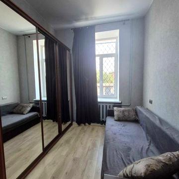 Продам 2к.кв. 44м.кв.метро Вокзальна/Центр ринок вул.Залізнична 1а