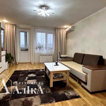 Продам 3-кімнатну квартиру з ремонтом та меблями! +ГАРАЖ