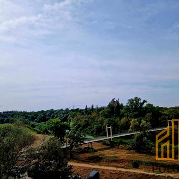 Фріца Гленца вул., 16