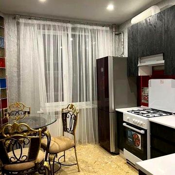 Продам большую 2 комн квартиру 67 м2 Центр