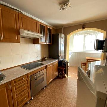 Продам 2 кімнатну квартиру на Добровольского.