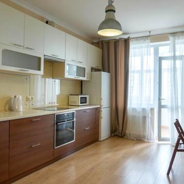 Просторная квартира в центре Позняков