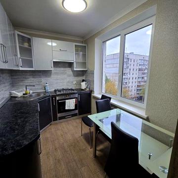 Продам 3х комн м. Студенческая ул. Ак. Павлова 134/16