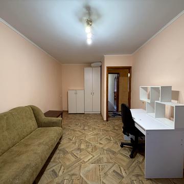 Петра Калнишевського просп. (Косіора), 61