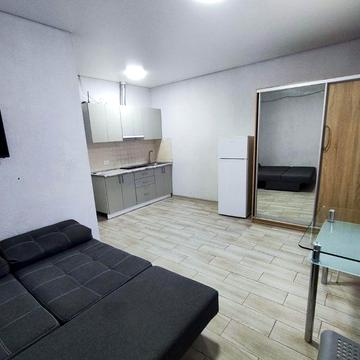 Комфортна студія біля парку Дубки