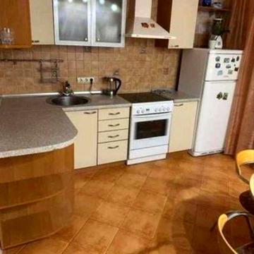 Івасюка 43г! Оболонський! Низький поверх! 10 хвилин метро Мінська!