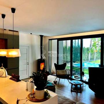 Першотравнева вул.