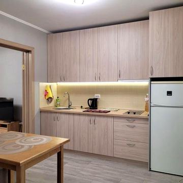 Продам укомплектованную квартиру в центре Нерубайского!