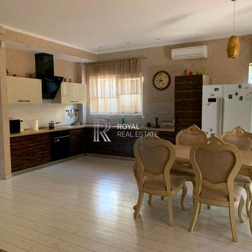 Зелена вул., 35