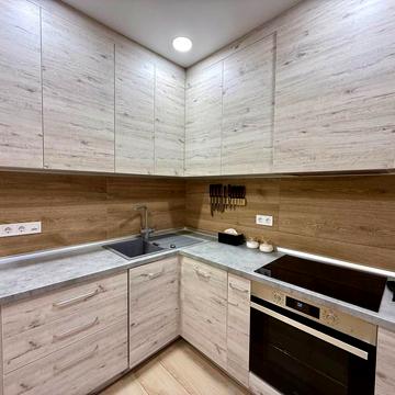 Срібнокільська вул., 8