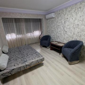 Дніпровська набережна вул., 5-Б