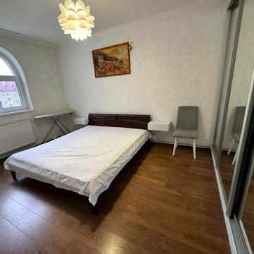 Оренда 3 кімнатної квартири вул Миколайчука ( Ленона )