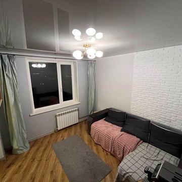 Своя 2 кв метро Студентська