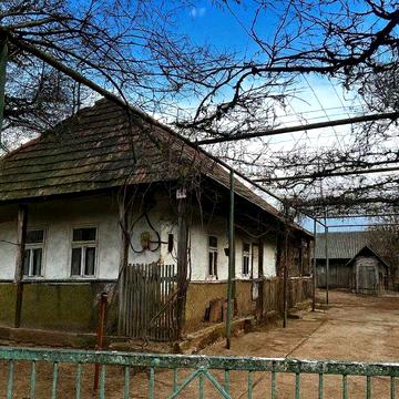 Продам будинок с. Нижнє Солотвино (12 км від м. Ужгорода)