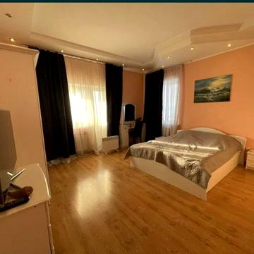 Центральна вул.