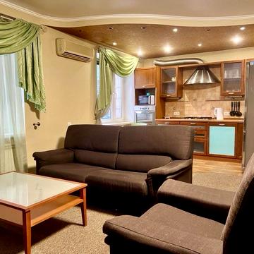 Мечникова вул. (Кловський), 18