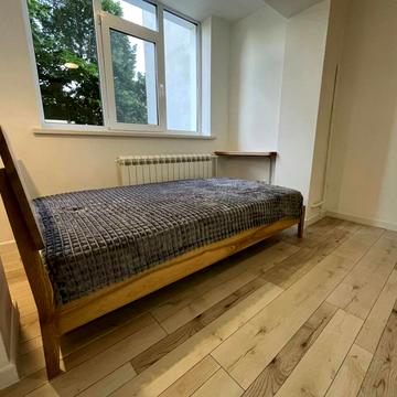 Академіка Єфремова вул. (Командарма Уборевича), 27