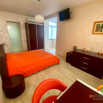 Пилипа Орлика вул., 22/2