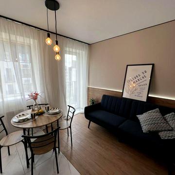 Квартира з сучасним ремонтом біля набережної! Без комісії!