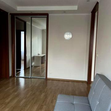 Продажа квартири метро Палац Україна