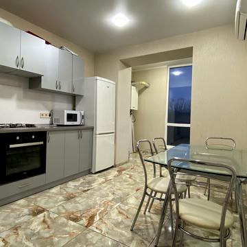 Володимирська вул., 1