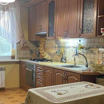 Продам 4-кімнатну квартиру біля центру міста Києва