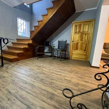 Здається будинок на Максютова вул Труда.