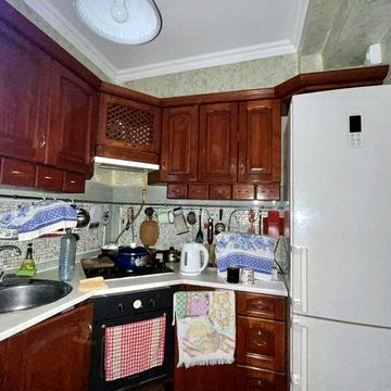 Продається двокімнатний будинок в дворовій системі