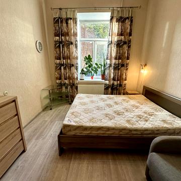 Набережно-Хрещатицька вул., 7-В