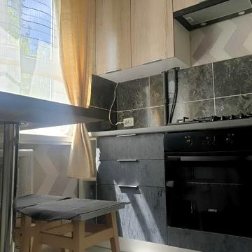 Вацлава Гавела бульв. (Івана Лепсе), 7