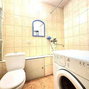 2- кімнатна квартира у цегляному будинку!