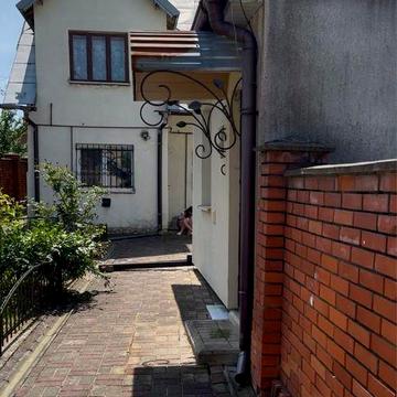 Продається частина будинку