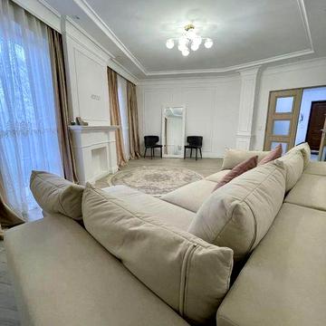 Довгострокова оренда двокімнатної квартири в ЖК в центрі