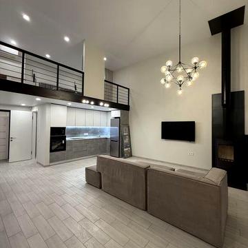 ЖК Комфорт-парк, продаж 2-х рівнева з діючим каміном ЖК Комфорт парк