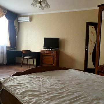 Єлизавети Чавдар вул., 1