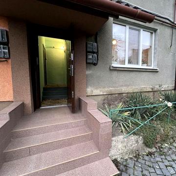 Продаю 2 кімнатну квартиру