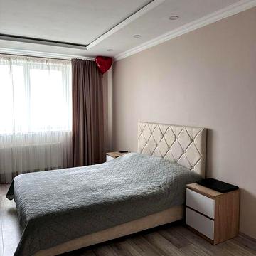 Спільна оренда 1-кімнатної квартири на Щасливому