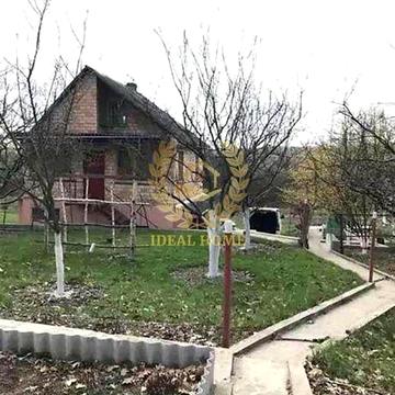 Продам 3х поверховий цегляний будинок Фастівський р-н, ст. Триліси