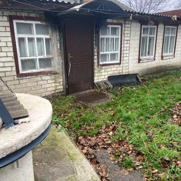 Продам половину газифікованого будинку в м.Сміла із літньою кухнею