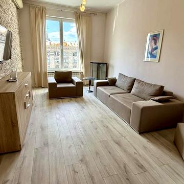 Хрещатик вул. (Kreschatic), 21