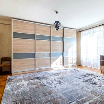 Київська вул., 26