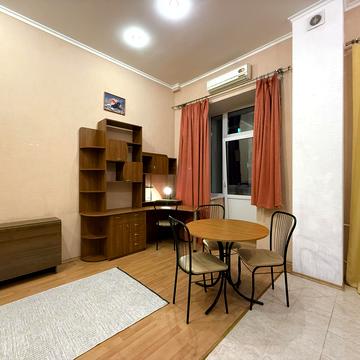 Назарівська вул. (Вєтрова), 15