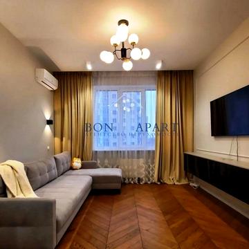 Кирило-Мефодіївська вул., 2