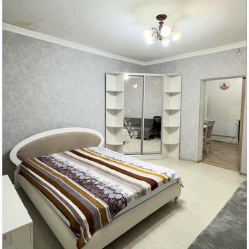 Павла Зеленого вул. (Коблевська), 8