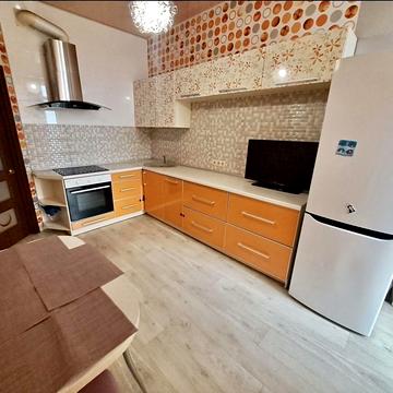 Перлинна вул., 1