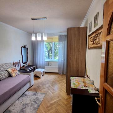 Єдності вул. (Краснодарська), 179б